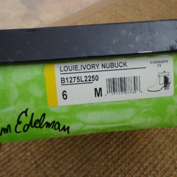 Sam Edelman Louie Bootie Ivory Nubuck 6M Leather - Picture 5 of 8